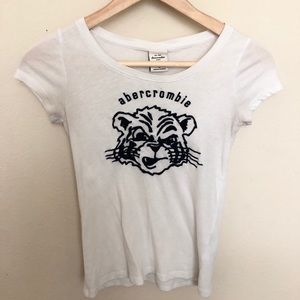 Abercrombie kids cropped graphic tee